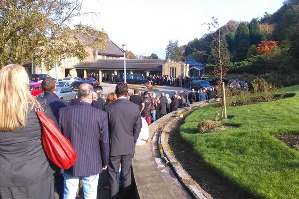 Hundreds say goodbye to Sair Inn landlord Ron Crabtree